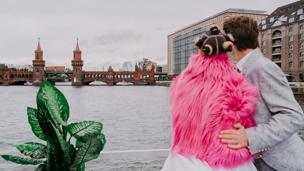 Hochzeitsfeier Berlin Schiff mieten Heiraten auf dem Wasser Spree Marine Events
